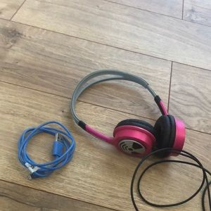 BUNDLE// headphones and ios charging cord//.